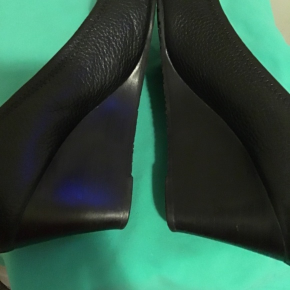💯Tory Burch, size 9.5M, some wear, pre-owned, heel support inside, see photos - Picture 8 of 9